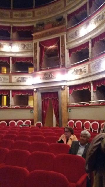 Interessante sapere che alcune prove del teatro Alla Scala di Milano furono qui eseguite.