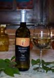 P - gradazione 12% - 75cl Casa vinicola Vitigno Beneventano Colore giallo paglierino profumi fruttati con leggerissime note di spezie dolci e