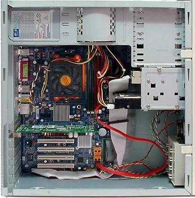 COMPONENTI E SOFTWARE DEL RAM COMPUTER CPU e dissipatore scheda madre ventola