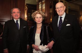 Achille Lineo Colombo Clerici (presidente Istituto Europa-Asia e Assoedilizia e vicepresidente Confedilizia) con Mario Boselli (presidente Camera Nazionale della Moda Italiana) e signora La giuria