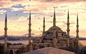Dove cominciamo la visita della famosa Moschea Blu simbolo di tutta la Turchia: entreremo in uno dei luoghi più belli della città.