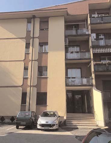 superficie commerciale mq. 6,05 + Box doppio posti appaiati a piano seminterrato S1 - mq. 30,08. L'unità immobiliare fa parte di un immobile costruito nel 1800 e ristrutturato nl 1993.