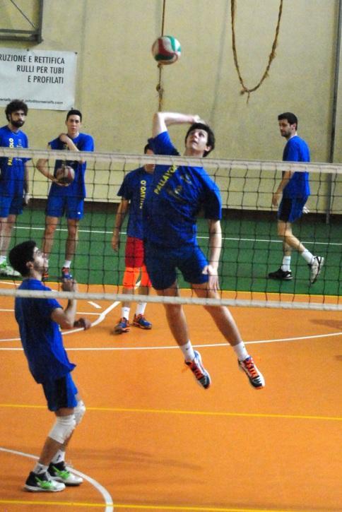 seguito cronaca gara di serie C : Volley Lucernate vs Geopietra Villanuova : 2 a 3 Vittoria per tre set a due nell ultima trasferta stagionale per i ragazzi del Geopietra Villanuova; contro un