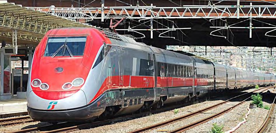 Treni alta velocita (ETR500) Caratteristiche principali: Flotta Composizione treno base Massa totale 60 Convogli 1 motrice 11 rimorchiate 1motrice 600 t Assi motori (2carrelli)