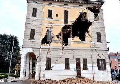 appoggio con caduta dello stesso a causa di una carente connessione