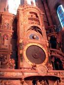 > LA CATTEDRALE > CHIESI DI PARTICOLARE INTERESSE La cattedrale di Strasburgo è uno dei monumenti più importanti del Medioevo (secoli 11-15). La sua guglia alta 142 m.