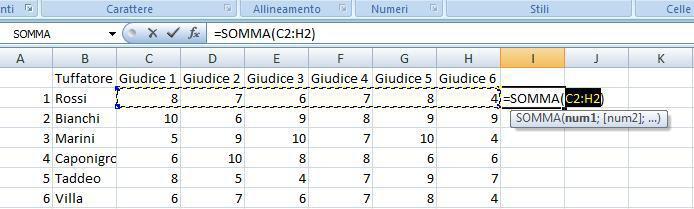 11. Metti nella cella di colonna I e riga 2 (cella I2), la somma dei numeri della riga 2 (seleziona la cella di colonna I e riga 2 > clicca sul pulsante in alto a destra > Invio). 12.