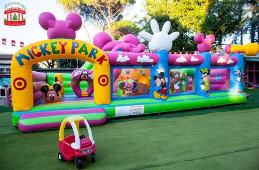 cui possono intrattenersi i piccoli ospiti del centro. Il parco giochi Termeland è un luogo pensato a misura per loro: la parola d ordine è giocare.