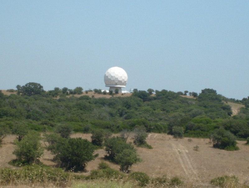 III. RADAR DI MACCARESE (RM) Il radar in questione (Figura 12) è un radar per il controllo del traffico aereo (in particolare un radar di rotta) sito nelle vicinanze dell aeroporto internazionale