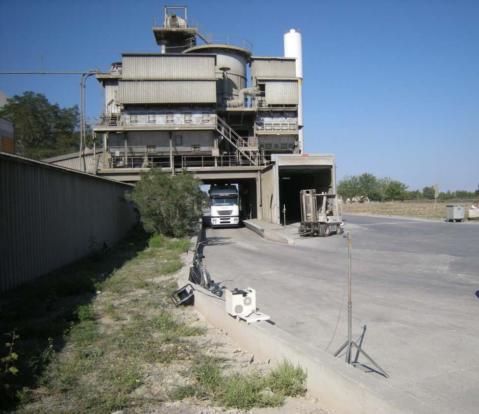 automezzi 2: piazzale antistante il silo di deposito del