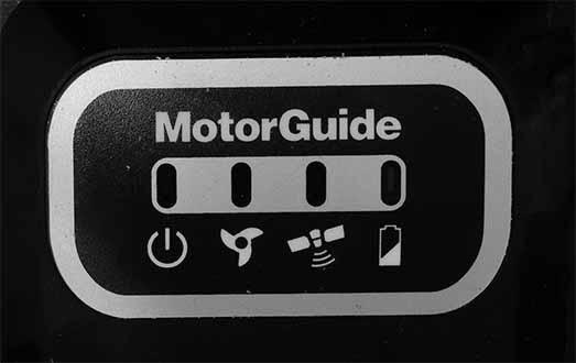 FUNZIONAMENTO DEL MOTORE DA PESCA ALLA TRAINA Identificzione delle spie luminose di stto Questo motore d trin è provvisto di pnnello luminoso con spie di stto multifunzione.