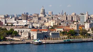 Cominceremo dall Havana Vieja, il più vasto centro di arte coloniale di tutta l America Latina e dichiarato dall Unesco, Patrimonio Culturale dell Umanità.