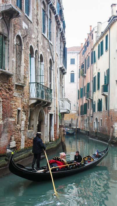 Se vi recate a Venezia, vi invitiamo ad indossare un abbigliamento decoroso e non succinto, specialmente se visitate musei e chiese.