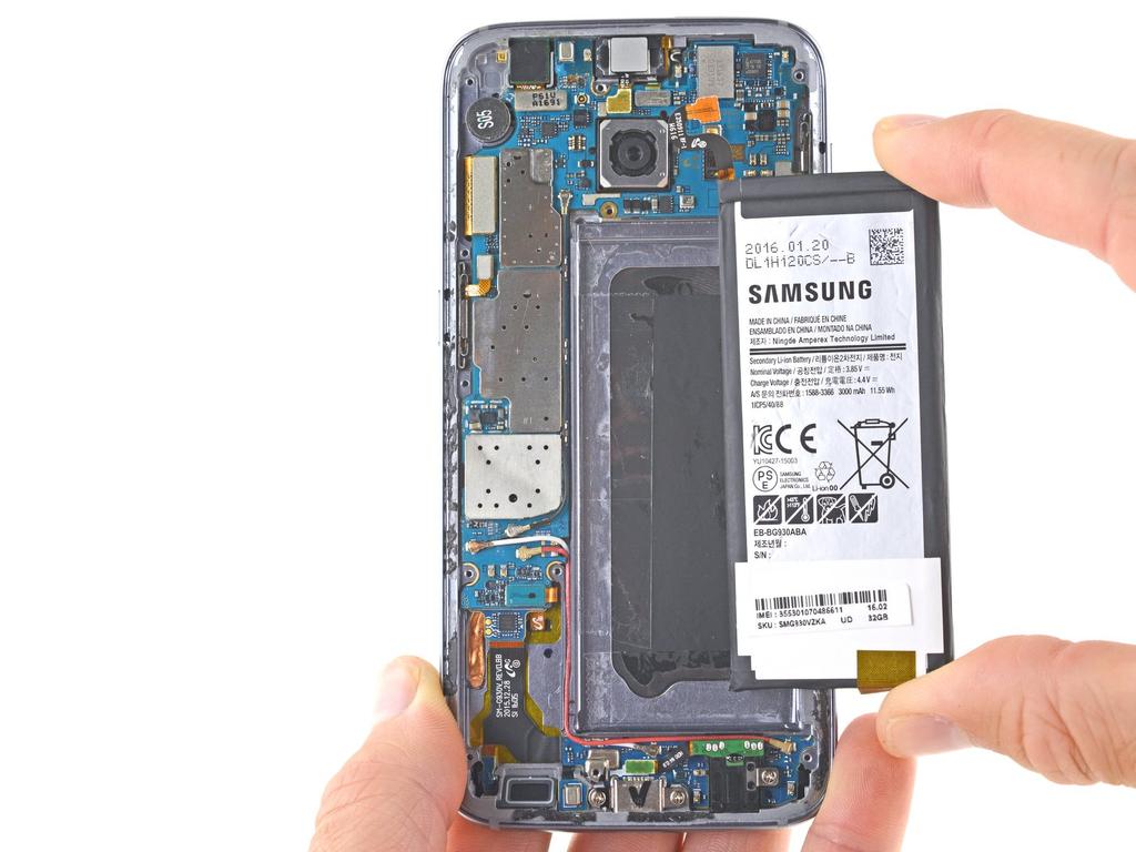 Impara a sostituire la batteria del tuo Samsung Galaxy S7.
