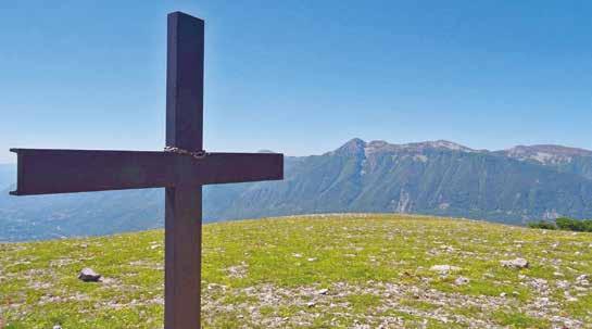 Domenica 14 Aprile MONTE COLUBRICA 1707 m s.l.m. Gruppo montuoso Monte del Fucino Difficoltà: E Dislivello: 850 m Tempo: 3 ore in salita, 2 ore in discesa Itinerario: da Collelongo, Forca Casale, Valico S.