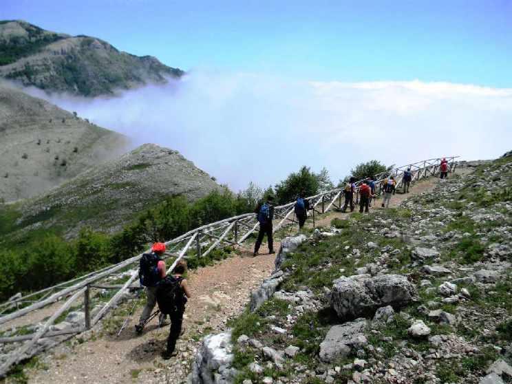 APRILE 28 domenica Monte Redentore (1251 m) Gruppo dei M. Aurunci DIff. E Disl. 480 m Acc.: G. Montori, R.