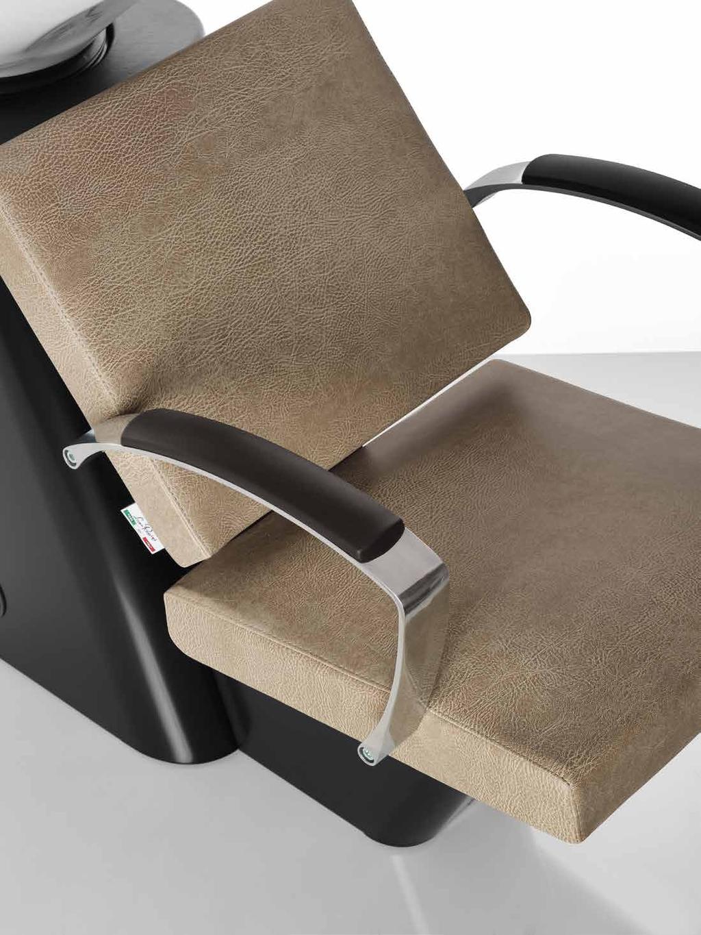 attention to the finest detail: the aluminum armrests give the