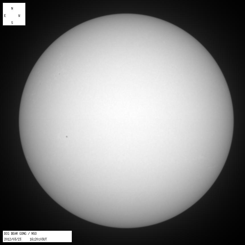 Il Sole in luce bianca: fotosfera (ltri a banda larga) Courtesy