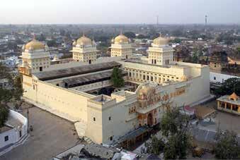 5 giorno, sabato 23 novembre 2019 DELHI - AGRA (200 km) Dopo la prima colazione partenza in pullman per Agra, arrivo per il pranzo. Agra è la città del Taj Mahal.