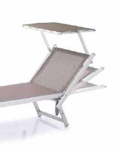 LETTINI IN ALLUMINIO ALUMINIUM SUNBEDS LETTINO STANDARD STANDARD SUNBED MODELLO STANDARD CON PROFILI EXTRA A TRE INCLINA- ZIONI, LA TERZA INCLINAZIONE PERMETTE UN ALLINEAMEN- TO TOTALMENTE