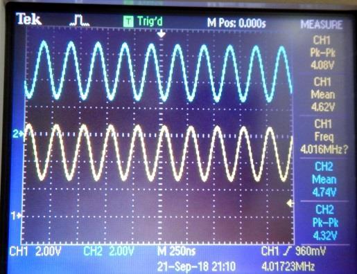 ) Per esempio aggiungendo capacità per C=915pF la reattanza al massimo è di 77 Ohm. Il circuito oscilla dal minimo di 2.2MHz fino a 3.1, poi cessa di oscillare.