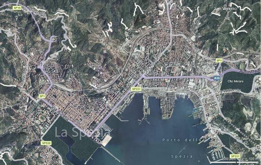 2 INQUADRAMENTO GENERALE DEL SITO L area in oggetto, di proprietà del Comune di La Spezia, è ubicata all interno di un vasto comprensorio residenziale ad alta densità abitativa, ove è presente un