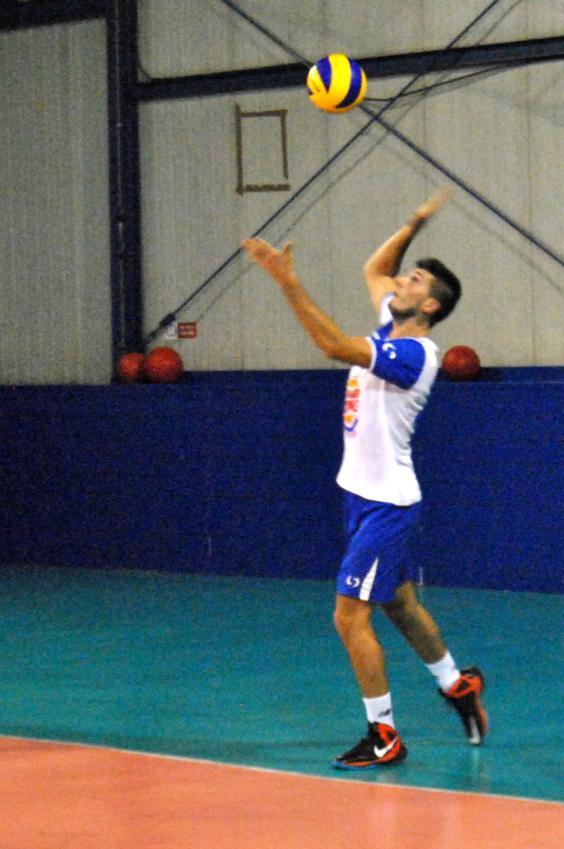 seguito della cronaca partita di 1a Divisione Volley Adro vs Tecnoace Villanuova : 3 a 1 Partiamo con Andreassi al palleggio e Podavini schiacciatore opposto, Bortolotti e Cavagnini al centro,