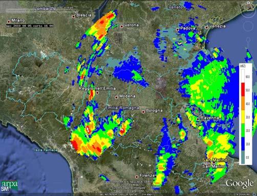 Mappe di riflettività del 05/08/2010 alle 16:00 UTC (in alto a sinistra), del 05/08/2010 alle