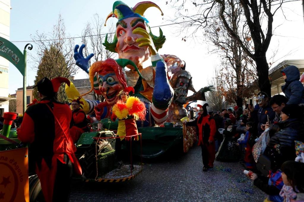 Il Carnevale al Lido di Venezia Venerdì 1 marzo Dalle ore 16.30 sfilata di CARRI ALLEGORICI in Gran Viale S.