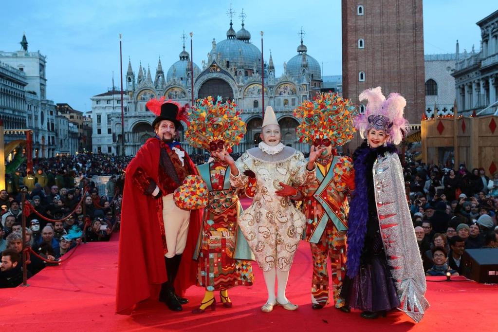 Piazza San Marco Il Concorso per la Maschera più Bella Le maschere si contenderanno quotidianamente lo scettro di Maschera più Bella, sfilando sul palcoscenico