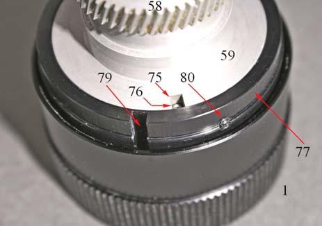 La scanalatura 79 deve ricevere il dente 4a all interno del disco 4 (fig. 3216). Fig.