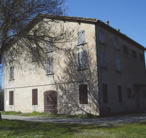 il ristoro dei viandanti e dei pellegrini, e Palazzo Rainusso, ex convento del XVI secolo successivamente trasformato in residenza estiva.