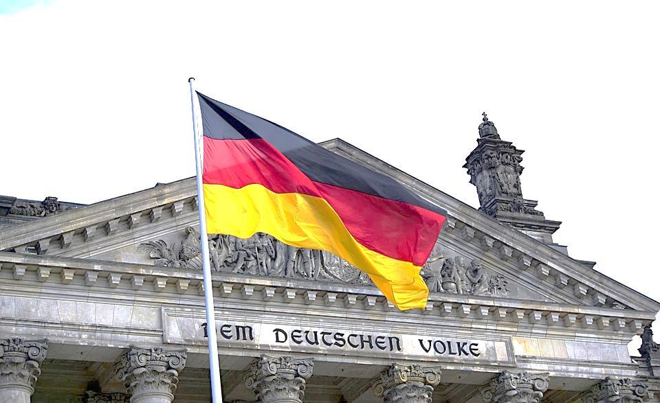 L ordinamento giuridico tedesco Non è prevista una disciplina specifica in tema di franchising Ai contratti si applicano le disposizioni del Codice Civile, del
