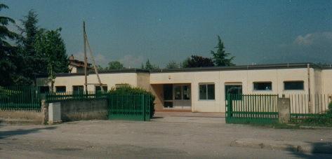 3.L AREA DELLE RISORSE Il IV Circolo di Avellino, nato sul finire degli anni 60, è diventato Istituto Comprensivo S. Tommaso nell anno 2000/2001. Oggi è così costituito: Scuola dell infanzia di S.