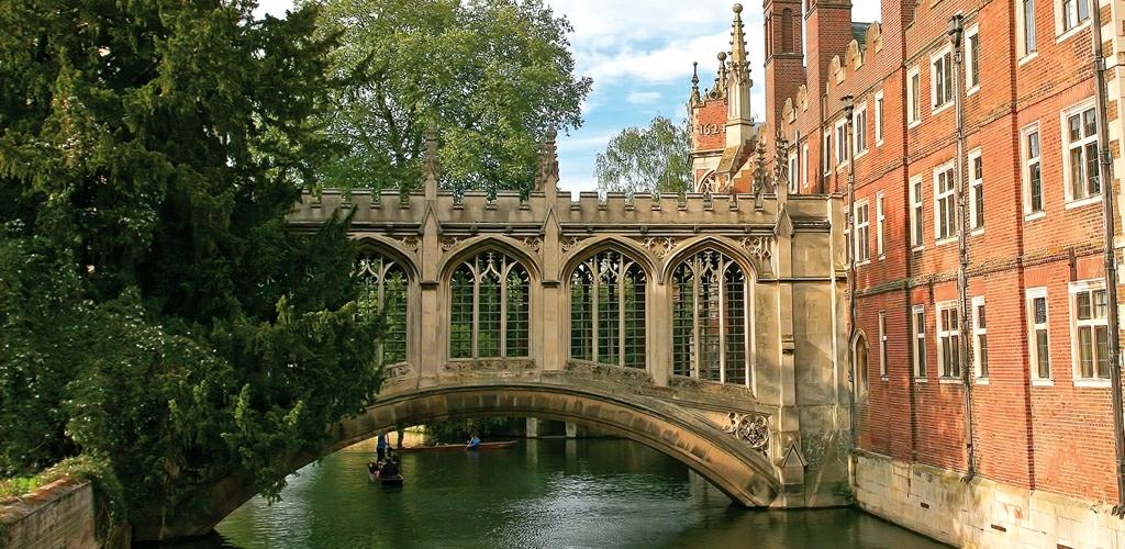 - CORSI DI LINGUA - CAMBRIDGE, INGHILTERRA - CORSI DI LINGUA - CAMBRIDGE, INGHILTERRA Sede di una delle università più antiche del mondo,