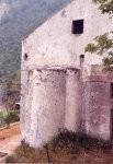 , nel 1991 visito la Chiesetta di Santa Maria della Pomice in località Sambuco nel Comune di Ravello sita a valle della strada per il Valico di Chiunzi, guidato da Antonio Ferrara cultore di storia