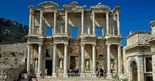 8 Giorno EFESO-IZMIR-ISTANBUL-VENEZIA Prima colazione in albergo, la mattina visita dell antica citt{ di Efeso, uno dei più grandi sito archeologici d Europa, terza citt{ più potente del mondo antico