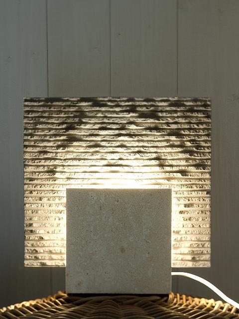 Reflex stone lampada da tavolo in pietra bianca dimensioni cm 30x12x30 h impianto per lampada a basso consumo prezzo di listino