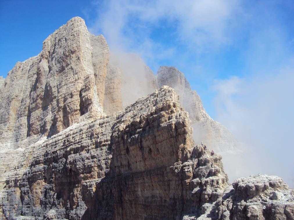 02-03-04-05 Agosto 2018 - Dolomiti del Brenta Scheda Classificazione EEA Mezzo utilizzato : auto proprie Ritrovo: parcheggio della Metro Via Scornigiana Ospedaletto ore 05:50 Punto Arrivo : Campo