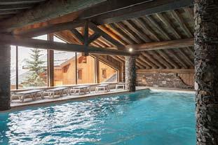 Il residence è composto da appartamenti dislocati in 4 chalet; dispone di un centro SPA con piscina coperta e riscaldata, sauna, bagno turco e solarium.