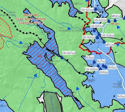 La conca intermontana subequana, di origine tettonica, ha il suo asse maggiore lungo la direzione appenninica (NW-SE) e viene circondata da rilievi calcarei di origine marina.