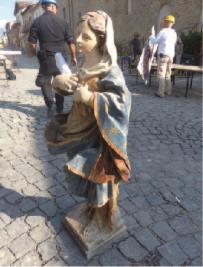 SCHEDA 04 Oggetto: Statua lignea Soggetto: Maria Vergine Tecnica: Provenienza: Amatrice Chiesa di San Francesco Datazione: XVIII sec.