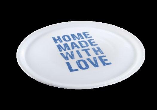 Scopri la collezione di piatti grandi in porcellana bianca con la scritta HOME MADE WITH LOVE stampata in sei colori