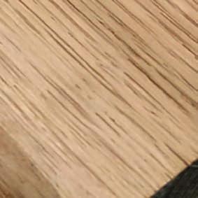 Legno - Wood LM1 Massello di noce corteccia Solid walnut bark LM2 Massello di rovere naturale Solid natural oak Legno tinto - Stained wood L40 Tinto finitura rovere