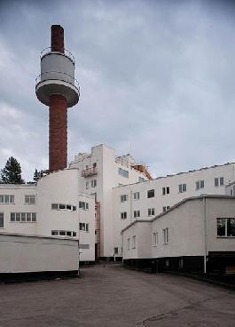 La struttura generale del sanatorio è costituita da un complesso edilizio per corpi