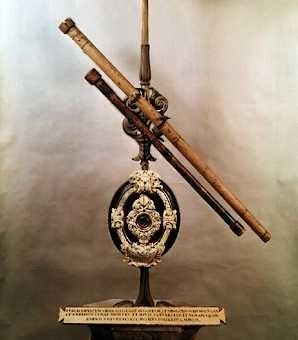 Cenni storici Il primo telescopio si attribuisce a Galileo nel lontano 1609 (il 30 novembre 1609 punta per la prima volta la luna con il suo telescopio) ma, in realtà non è del tutto corretto i primi