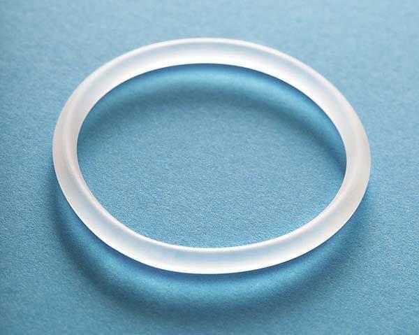 Contraccezione mensile: anello 15 mcg ethinyl estradiol e 120 mcg etonorgestrel un anello per 3 w (1 settimana off) minori effetti collaterali rispetto alla