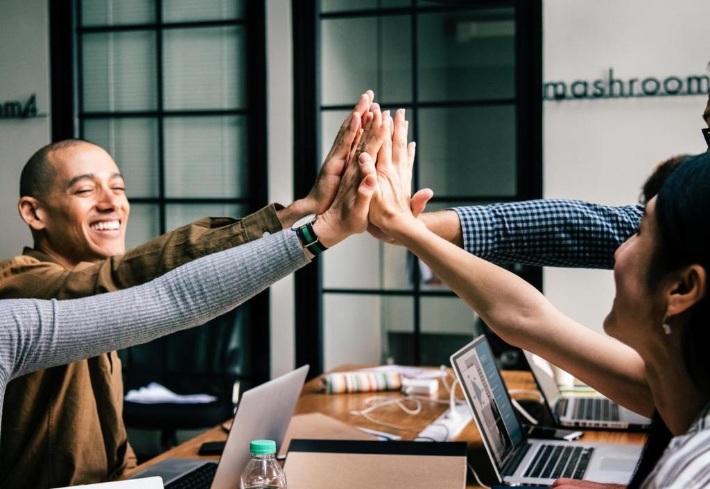 Cosa offriamo? Lavoro full-time o part-time con ottime possibilità di guadagno e crescita in unambiente giovane, dinamico e sportivo. Con il nostro contratto standard, puoi superare il traguardo di 1.