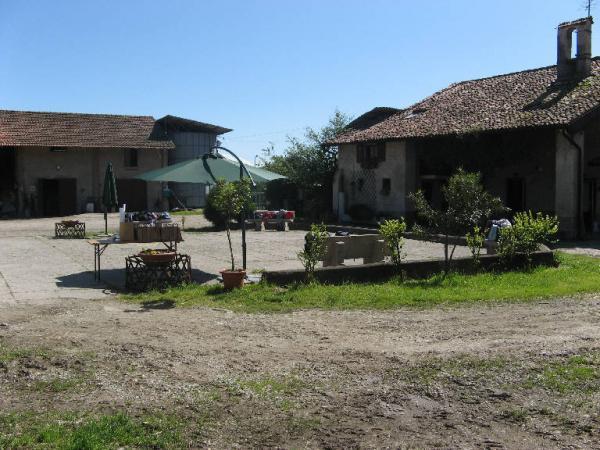 Cascina Battivacco - complesso Milano (MI) Link risorsa: http://www.lombardiabeniculturali.