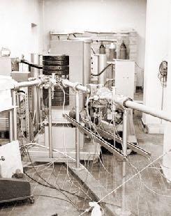 Nella storia del CSFNSM ci sono degli importanti contributi: - il primo acceleratore di particelle in Sicilia è stato portato dal Centro - il CSFNSM è stato tra i fondatori, insieme a